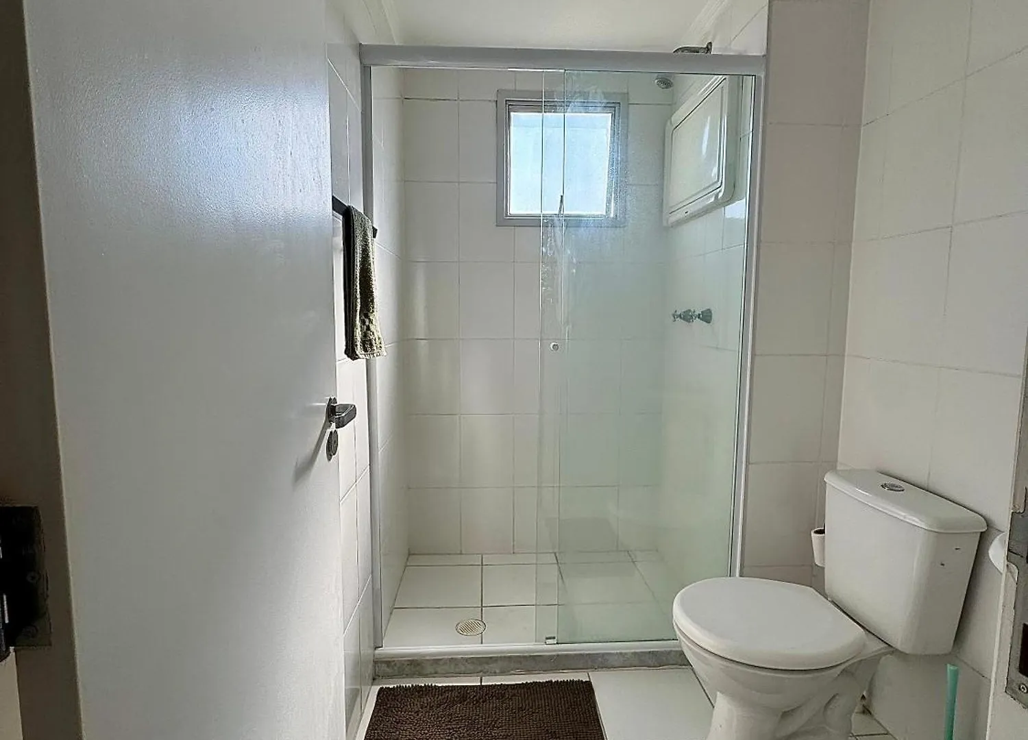 Quarto Com Banheiro Privativo Em Apartamento - Proximo Aeroporto De Guarulhos
